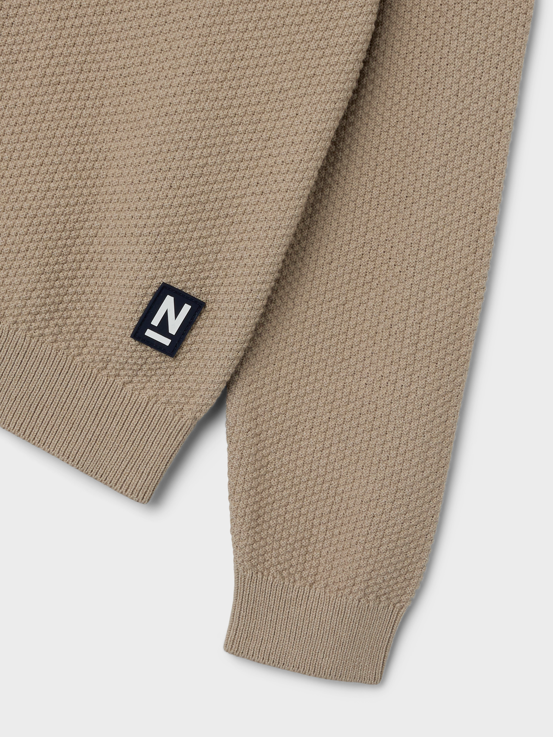 model_shot-front_full